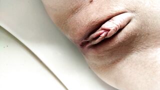 SLUTS PEE CLOSE-UP!