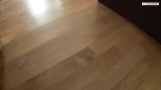 Ihr perverser Freund fickt sie zum heftigen Orgasmus