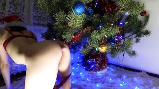 I play with a toy into my butt!
