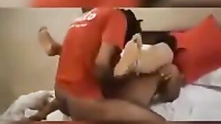 Delivery boy have fun with aunty
