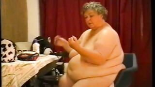 BBW Daisy Masturbating.