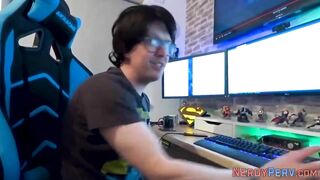Yorkshire nerd licks vagina and gets blown