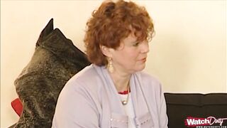 So wird deine Mutter von two notgeilen Bauern gebumst!
