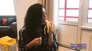 VOISIN EST VENU AVOIR DES RELATIONS SEXUELLES DANS LA CUISIN