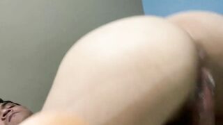 Soy una putita en la cama