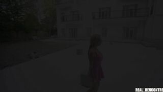 Blonde Gets Banged public and into foursome with her GF