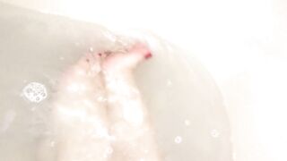 Girlfriend Andrea Parker's toes take a bath-tub