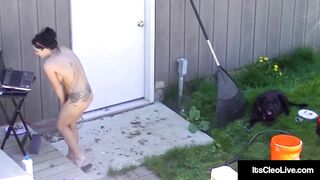 Unabashed Nude Webcammer Its Cleo Fucks Her Tight Asshole Inside The Back Yard