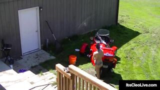Unabashed Nude Webcammer Its Cleo Fucks Her Tight Asshole Inside The Back Yard