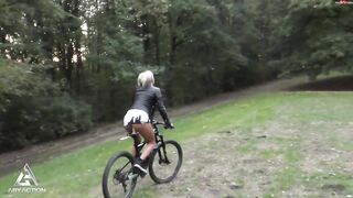 AbyAction Dildoride mit Mountainbike