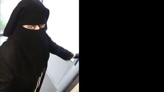 musulmane nue sous son niqab dehors