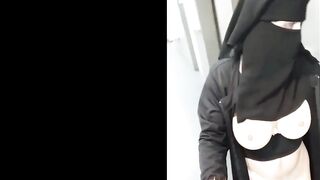 musulmane nue sous son niqab dehors