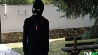 Kate Quinn - The Small Burglar