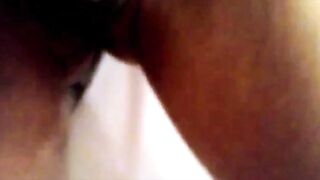 Webhure Sarah Skinny1991 unter der Dusche