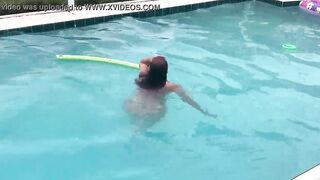 Irresistible Hispanic maid La Paisa cleans the pool and blows