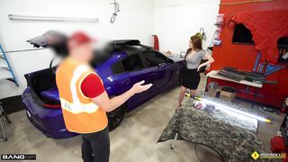 Roadside - Bae Brianna Rose Bounces On Mechanics Cock