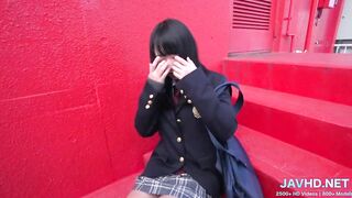 Japanese Schoolgirls into Short Skirts Vol 22