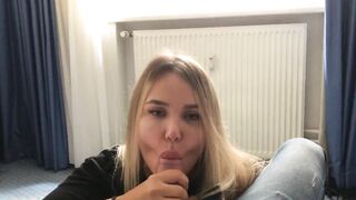Amateur Bj and Cum into Mouth
