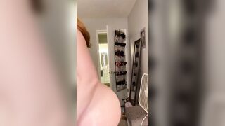 Red Haired Oiling up her Butt and then Twerking and Clapping It