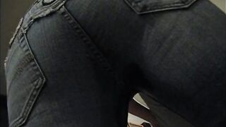 Pissen inside Jeans