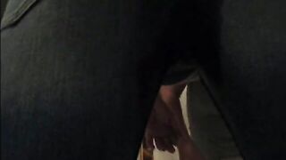 Pissen inside Jeans
