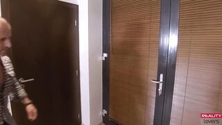 RealityLovers - Seductive mom Next Door