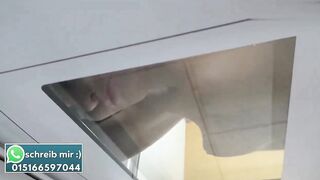 Tatovierte mom wird inside der Kuche Doggy gefickt