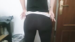 Madrastra se folla al hijastro pajero