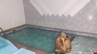 Mike sexy calls the beauty lady babe from her mullher