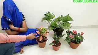 इतनी खूबसूरत औरत कहीं पौधे बेचती है क्या चलो मेरे