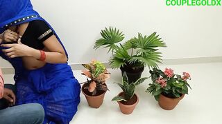 इतनी खूबसूरत औरत कहीं पौधे बेचती है क्या चलो मेरे