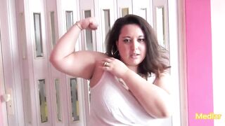 BBW muscle queen