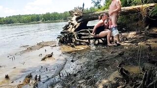 Thick wifey pounded into the mud on a nature walk