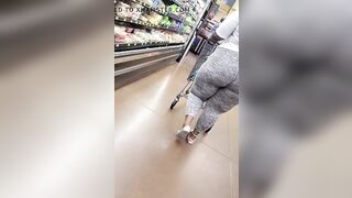 Phat jiggly ass african