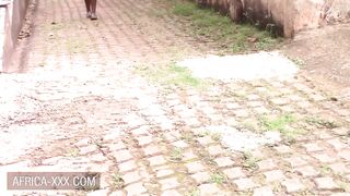 Amateur african sluts invites stranger for a round