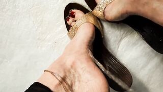 Older peeing on Toes and High heels