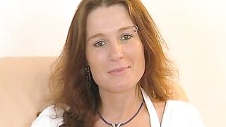 milf testes diverse Vibrator vs Schwanz Blasen