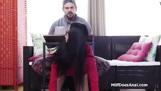 milf Julia wants a huge penis into her butt