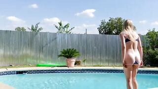 NABO FANGET SKINNENDE DYPNING I MIN POOL
