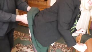 British mom schoolie head