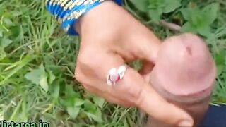Chacha Ne Chachi Ko Ganne Ki Khet Me Choda