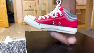 Ball crush with red Converse Chucks