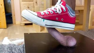 Ball crush with red Converse Chucks