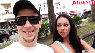 BUMS BUS - (Mareen Deluxe & Ethan Schmitt) Sexual cougar