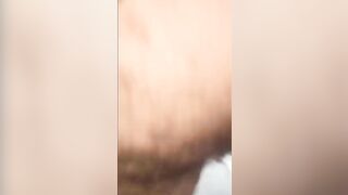 Svensk bae har det bra med pojkvan