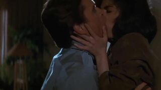 Jeanne Tripplehorn boobies, vagina closeup - Basic Instinct