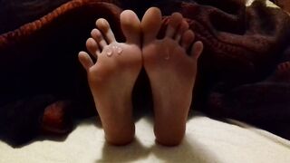 Sonia Purple lubed toes and spreading feet