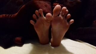 Sonia Purple lubed toes and spreading feet