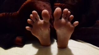 Sonia Purple lubed toes and spreading feet