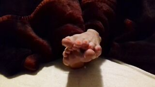 Sonia Purple lubed toes and spreading feet